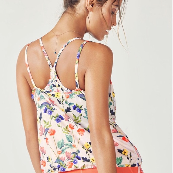 Fabletics poppy field top - Picture 2 of 6